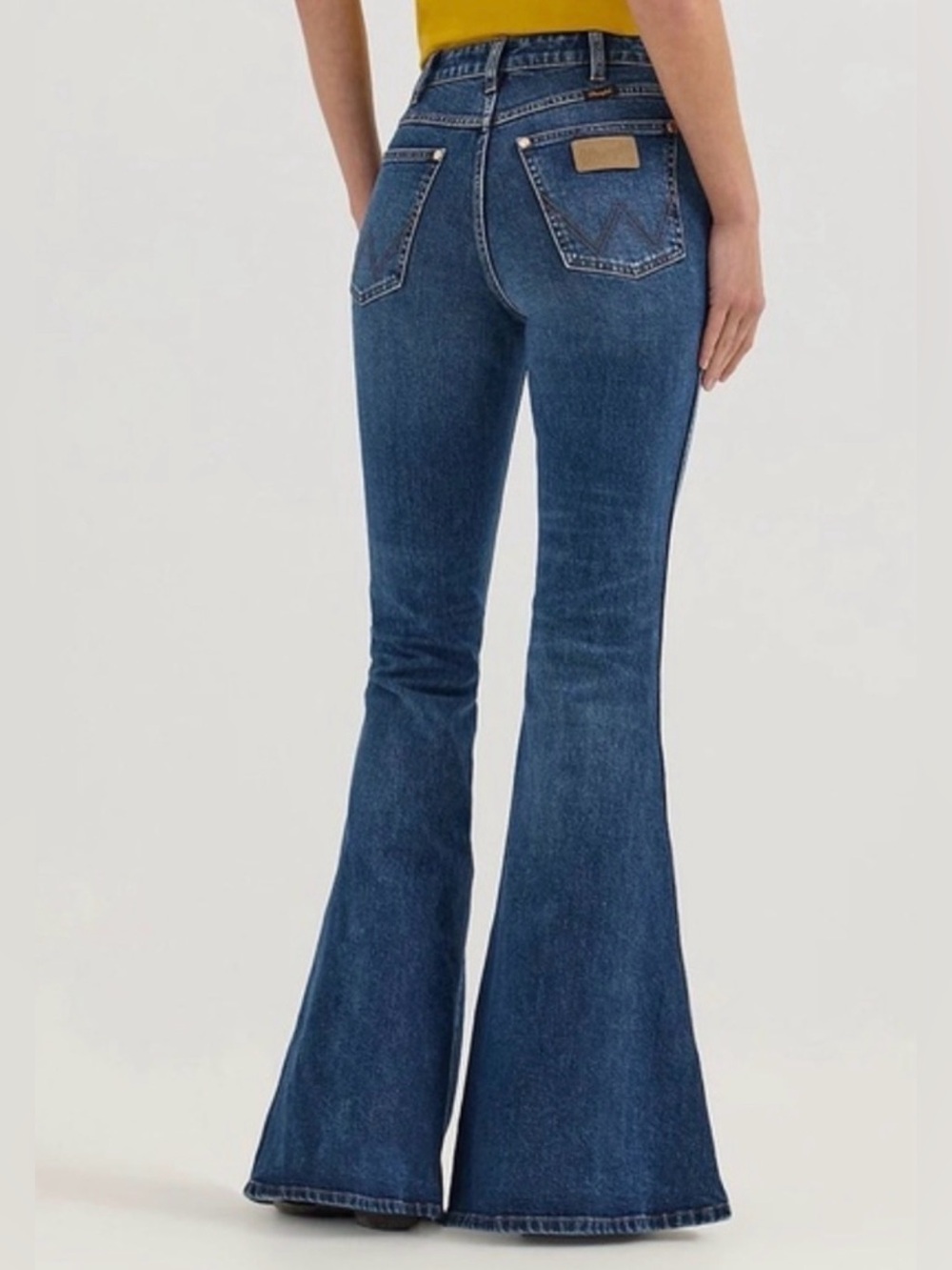 UEC WRANGLER RETRO HIGH RISE EXTREME FLARE DENIM MEDIUM WASH BLUE JEANS SZ 29x34